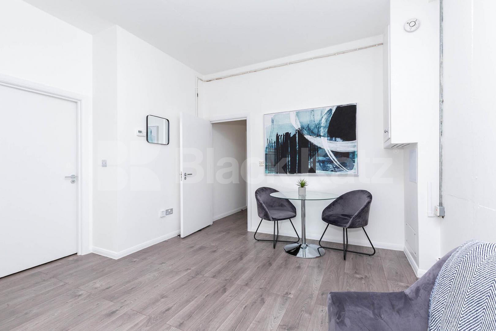 Spacious Live/work warehouse conversion in the trendy Dalston Ability Plaza - Kingsland Road, Dalston